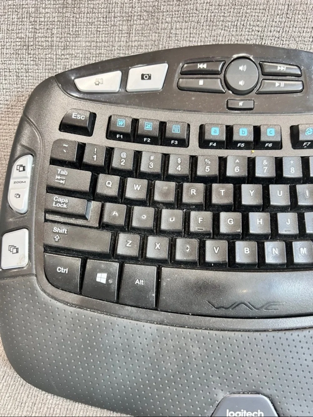 Logitech K350 Ergonomic Keyboard Comfort Wave Wireless No Dongle